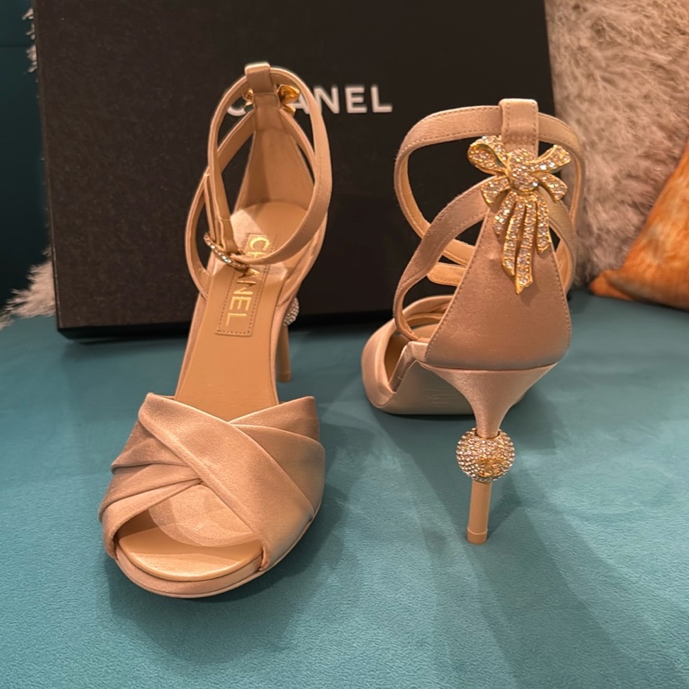 NEW Chanel Nude Satin Ankle-Strap Sandals with Crystal Bow - Never Worn
